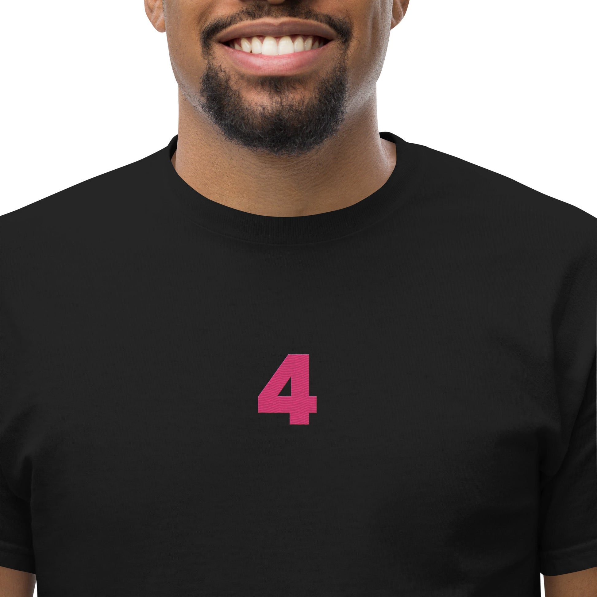 T4M Basics | 4-Emblem Mitte Stick - T-Shirt Schwarz SS/24 - 4-ground